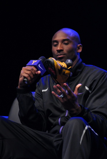 尽力了！吉迪空砍25+11+9准三双&怀特25分（憾负之夜：吉迪25分11篮板9助攻准三双难救主，怀特砍下25分）