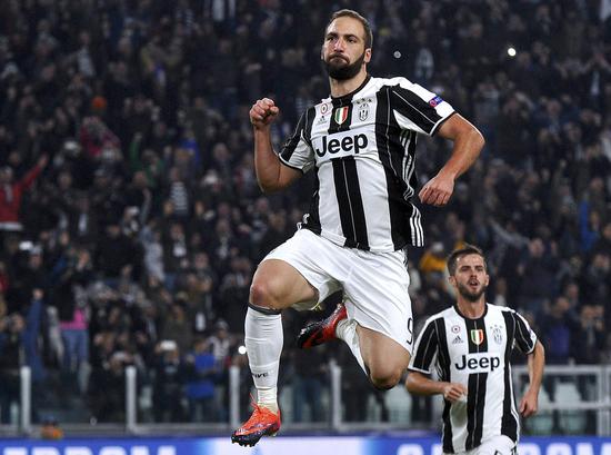 埃姆雷·詹：我们会在德甲和欧冠全力以赴，尽管德国杯止步令人失望（埃姆雷·詹：虽遗憾止步德国杯，德甲和欧冠我们将全力冲刺）