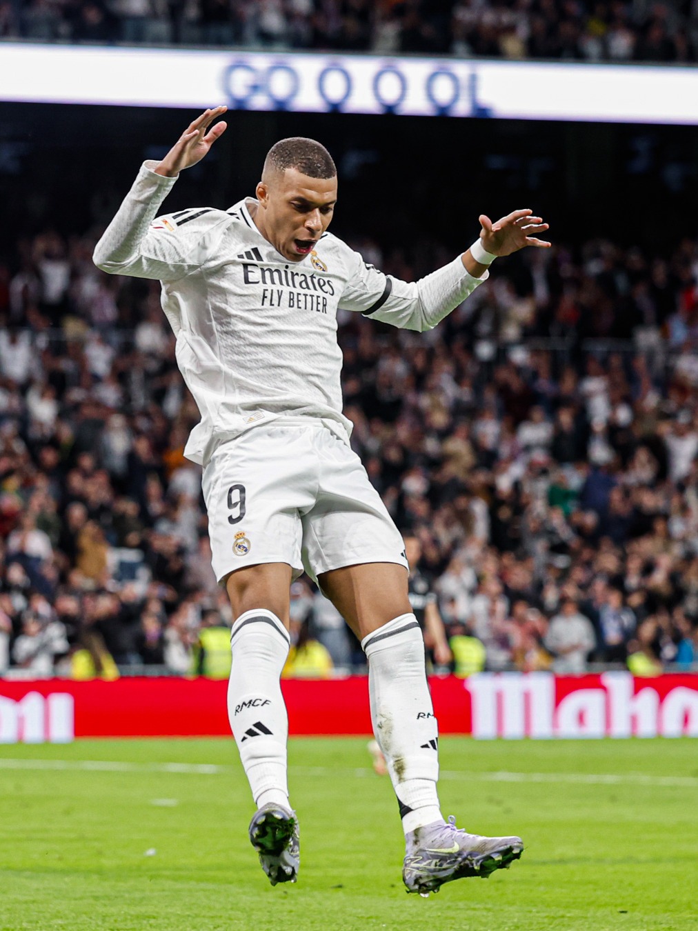 洛杉矶银河经理：伊布真的认为自己是上帝，他是个特别的家伙（洛杉矶银河主帅：伊布真把自己当上帝，确实与众不同）