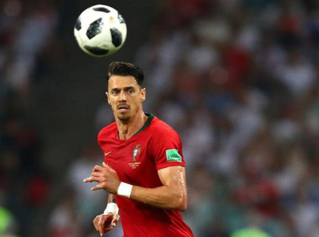 意媒：39岁拉莫斯被推荐给米兰，管理层和阿莱格里将进行评估（意媒：米兰获荐39岁拉莫斯，俱乐部高层与阿莱格里将评估）